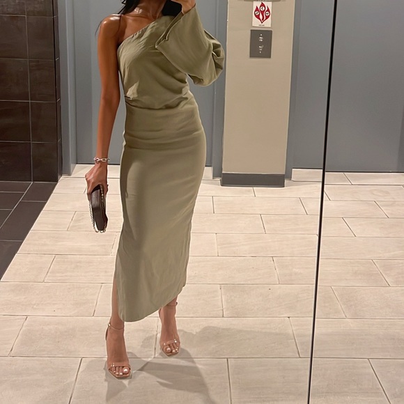 Zara dress - Picture 2 of 2